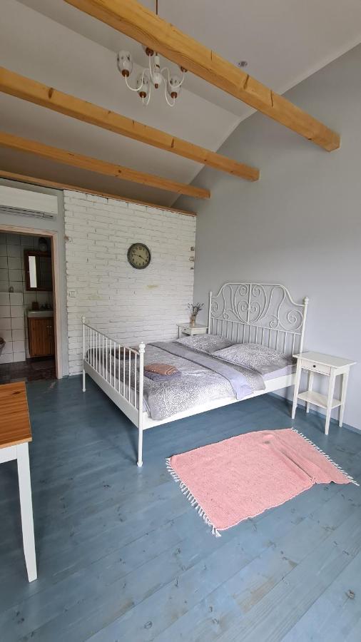 La Bobul Apartments Drnholec Kültér fotó