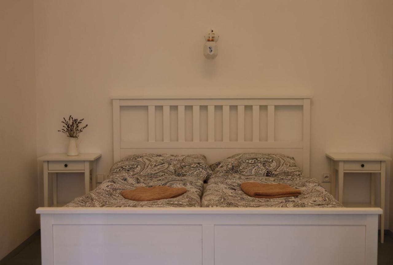 La Bobul Apartments Drnholec Kültér fotó