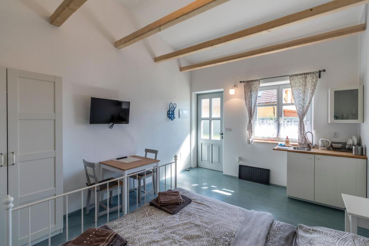 La Bobul Apartments Drnholec Kültér fotó