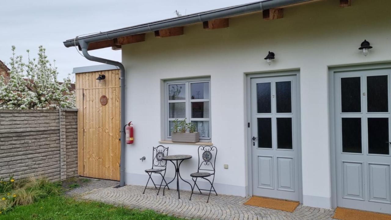 La Bobul Apartments Drnholec Kültér fotó
