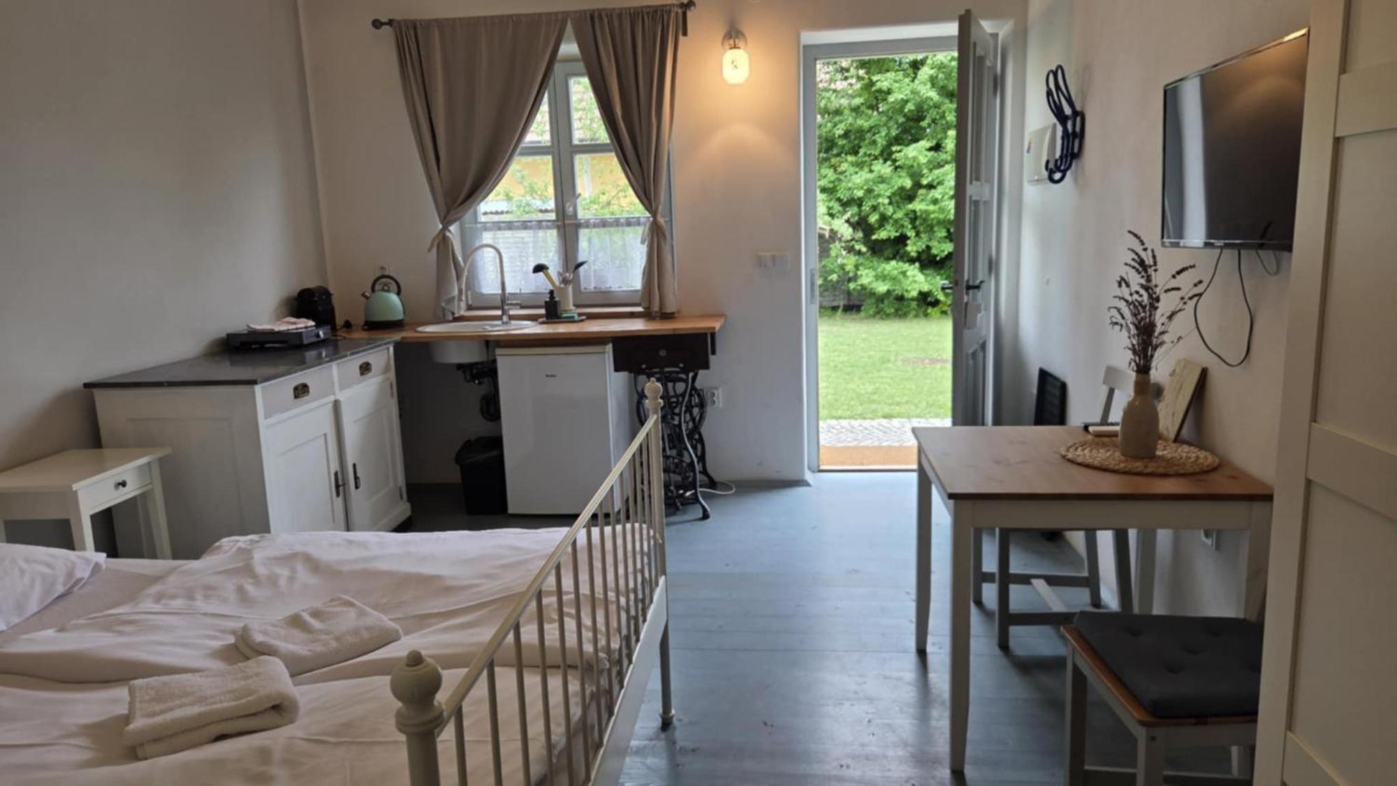 La Bobul Apartments Drnholec Kültér fotó