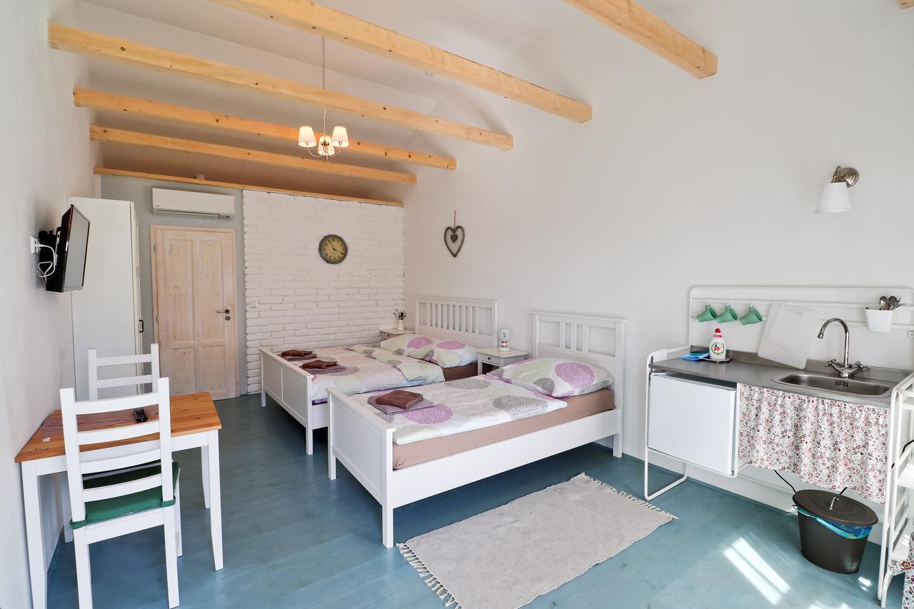 La Bobul Apartments Drnholec Kültér fotó