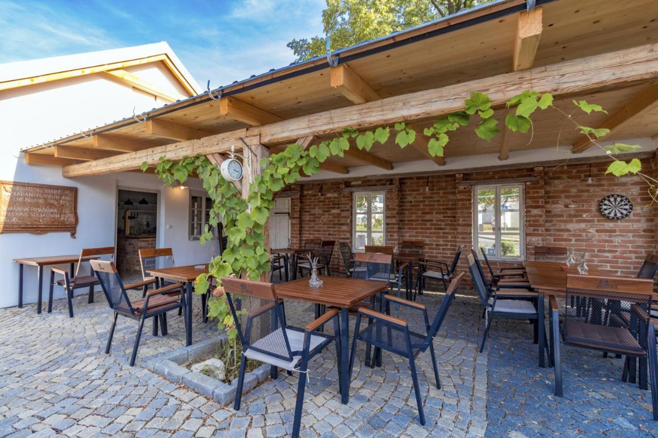 La Bobul Apartments Drnholec Kültér fotó